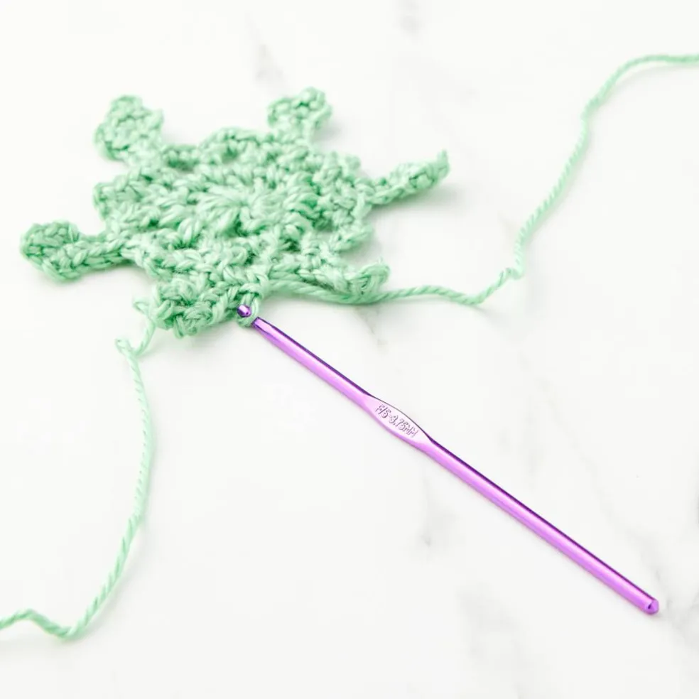 Anodized Aluminum Crochet Hook by Loops & Threads®