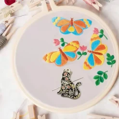 Art Cat Cross Stitch Supplies Needle Minder, Embroidery Magnetic Needle Holder，Needlework and Embroidery Accessories