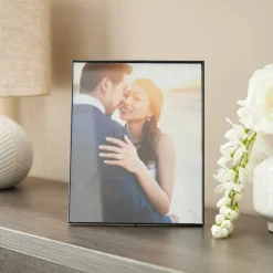 Basics Black Frame by Studio Décor®