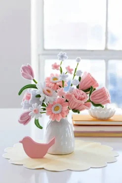 Bendable Blooms Chenille Stem Flower-Making Kit Botanical Blues: Everything You Need to Make a Beautiful Floral Bouquet