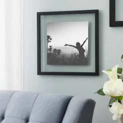 Black Float Frame by Studio Décor®