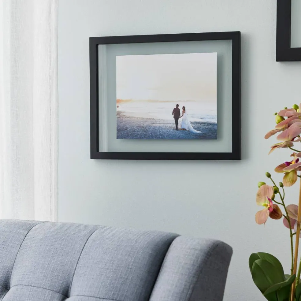 Black Float Frame by Studio Décor®