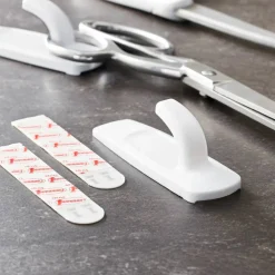 Command™ Utility Hooks, White