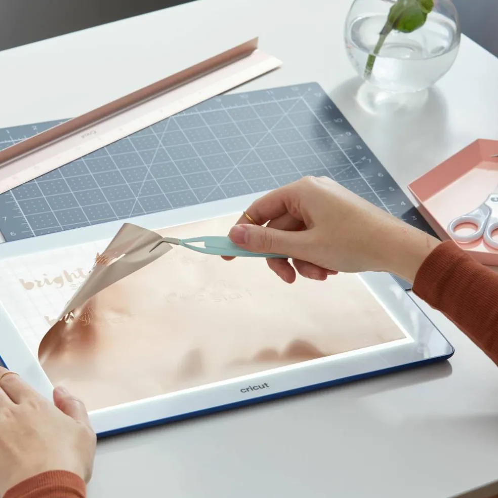 Cricut® BrightPad Go™ Weeding Bundle
