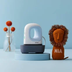 Cricut EasyPress Mini™ + Mat & Weeder Bundle