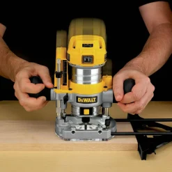 Dewalt 110V 7 Amp Variable Speed 1-1/4 HP Corded Compact Router with LED Combo Kit