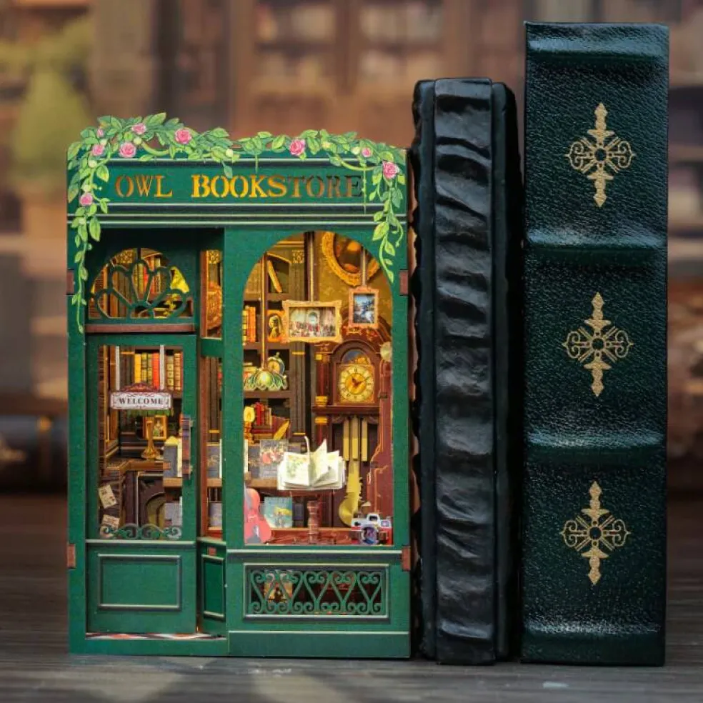 DIY Book Nook Kit - Owl Bookstore