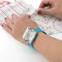 Dritz® Wrist Pin Holder