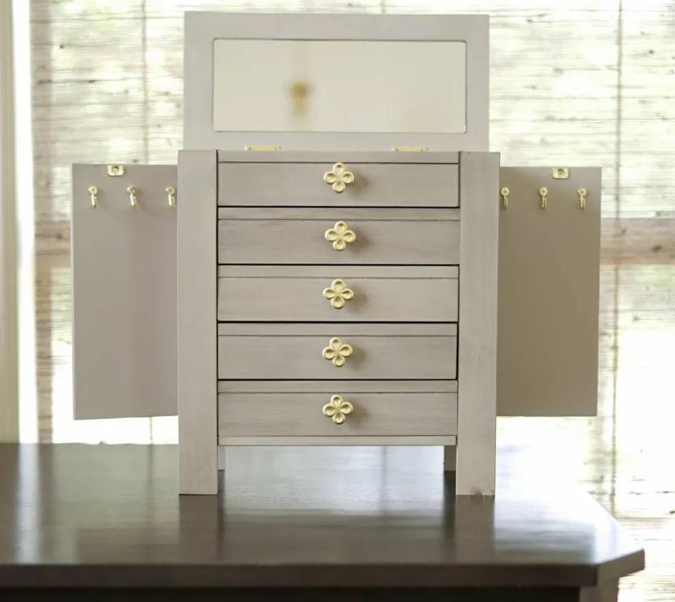 Emma Jewelry Chest