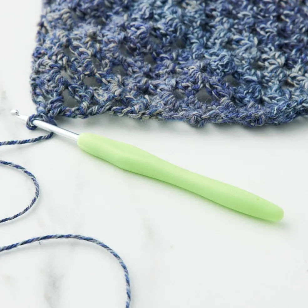 Ergonomic Aluminum Crochet Hook by Loops & Threads®