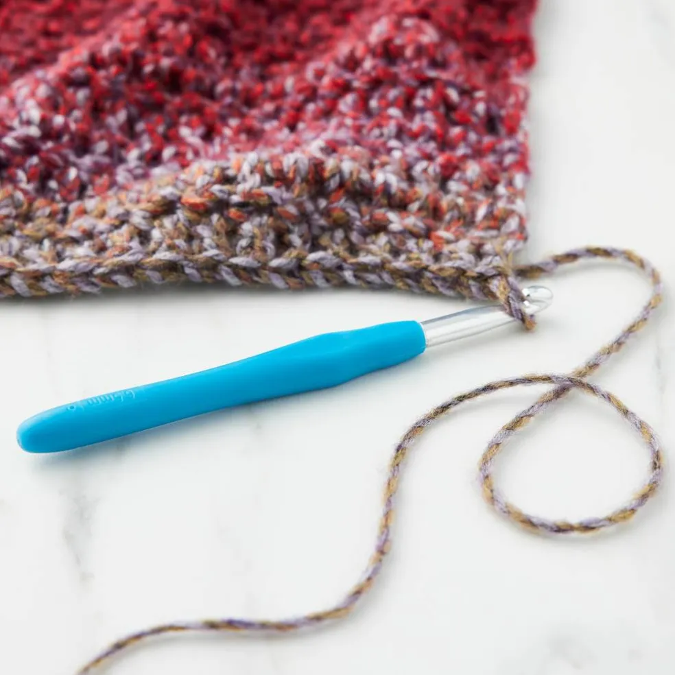 Ergonomic Aluminum Crochet Hook by Loops & Threads®