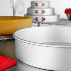 Fat Daddio's® Pro Series Bakeware Anodized Aluminum Round Cake Pan