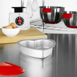 Fat Daddio's® ProSeries 6" x 2" Heart Cake Pan