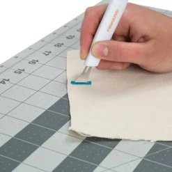 FiskarsĀ® Easy Blade Change Fabric Knife