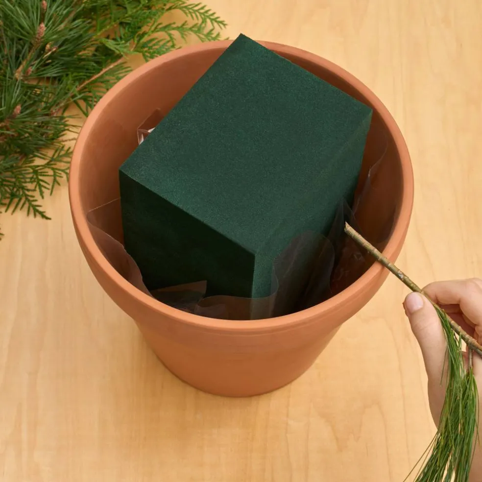 FloraCraft® 4.75" x 6" x 9" Green Artesia WetFōm® Block