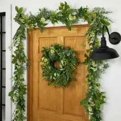 5ft. Mixed Foliage & Daisy Spring Garland