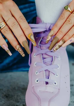 Groovy Press-On Nails Kit