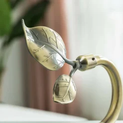 Leaf Shaped Curtain Tieback Holdbacks 2pcs, Handmade Metal Curtain Side Holders for Wall, Curtain Hook Pull Backs for Drapes Window Decoration (Antique Brass)