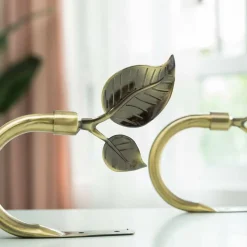 Leaf Shaped Curtain Tieback Holdbacks 2pcs, Handmade Metal Curtain Side Holders for Wall, Curtain Hook Pull Backs for Drapes Window Decoration (Antique Brass)