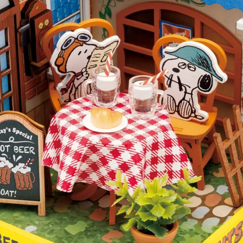 Le Petit Cafe with Snoopy & Spike - DIY Miniature House Kit