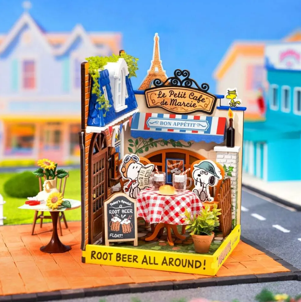 Le Petit Cafe with Snoopy & Spike - DIY Miniature House Kit
