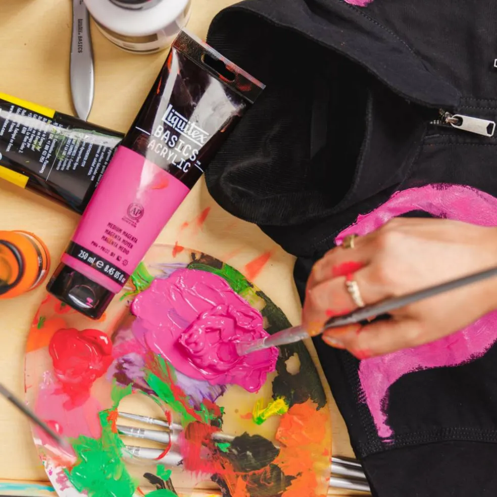 Liquitex® BASICS® Filbert Brush
