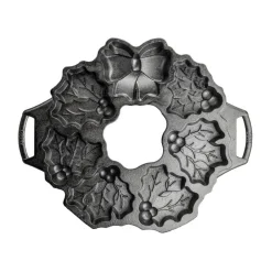 Lodge Cast Iron Seasoned Cakelet Baking Pan Holiday Wreath Makes 7