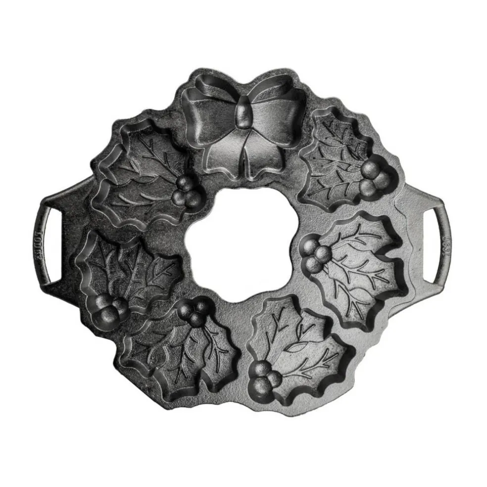 Lodge Cast Iron Seasoned Cakelet Baking Pan Holiday Wreath Makes 7