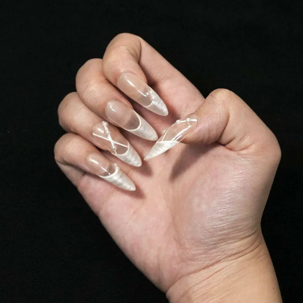 Love Scratch - Handmade Mid Length French Tip Press-on Nails - 10 Piece
