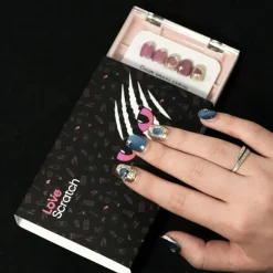 Love Scratch - Trendy Handmade Press-on Nails with Glossy Finish - 10 Piece