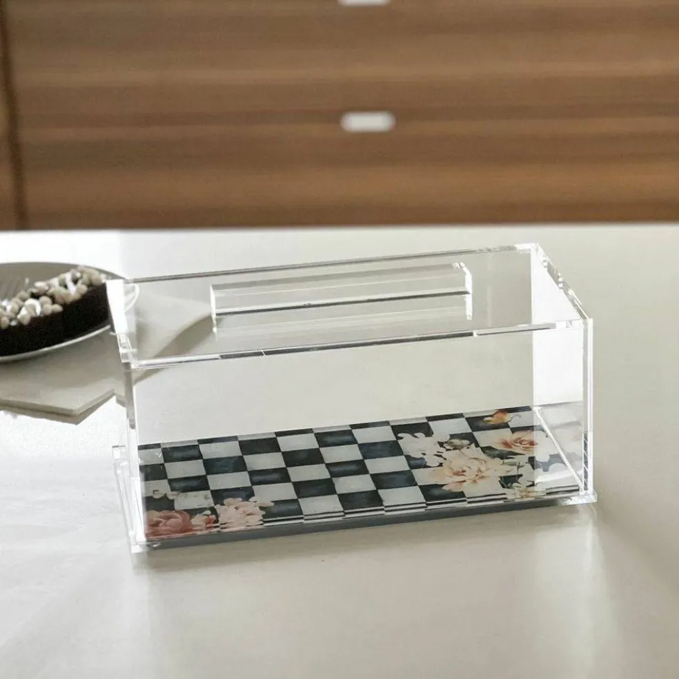 Lucite Chic Checkered Rectangle Cake Dome