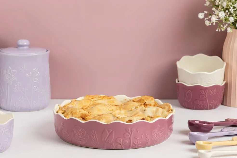 Mason Cash In The Meadow Pie Dish with Embossed Floral Design, Pink