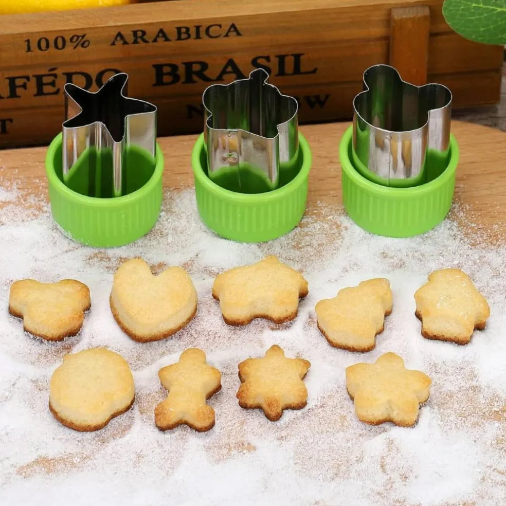 Mini Cookie Cutters & Fruit/Vegetable Stamps 35 Pack