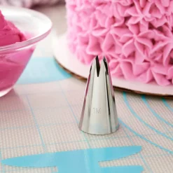 1M Open Star Decorating Tip by Celebrate Itâ„¢