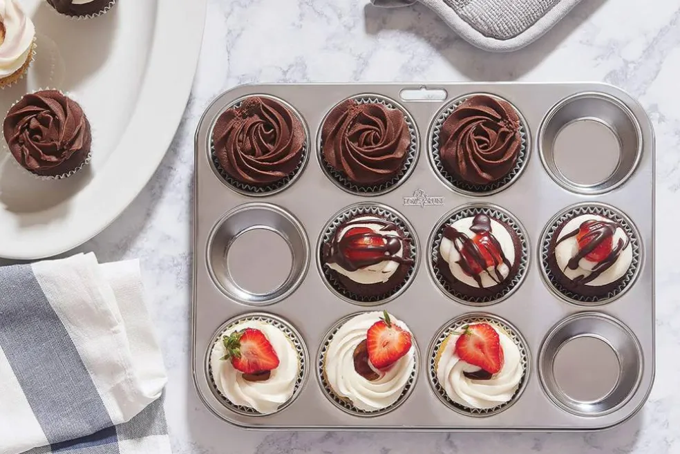 Muffin and Cupcake Pan, 12 Standard Cup, Stainless Steel