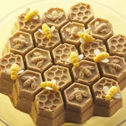 Nordic Ware Honeycomb Pull a part Cake Pan