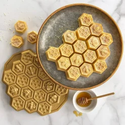 Nordic Ware Honeycomb Pull a part Cake Pan