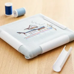 12 Pack: Plastic Snap Frame by Loops & Threads™