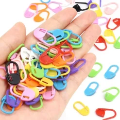 150pcs Assorted Colors Crochet Stitch Markers for Crocheting, Crochet Marker for Crocheting Knitting Yarn Crafts Weaving Locking Plastic Safety Pins Yarn Pins Knitting Supplies Accessories