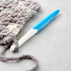Prym® Ergonomics Crochet Hook