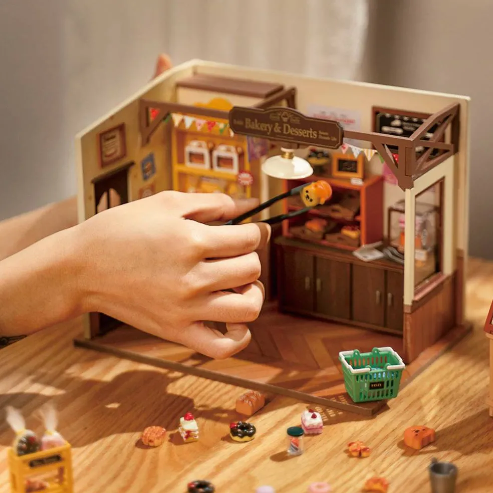 Rolife Becka's Baking House DIY Miniature House Kit