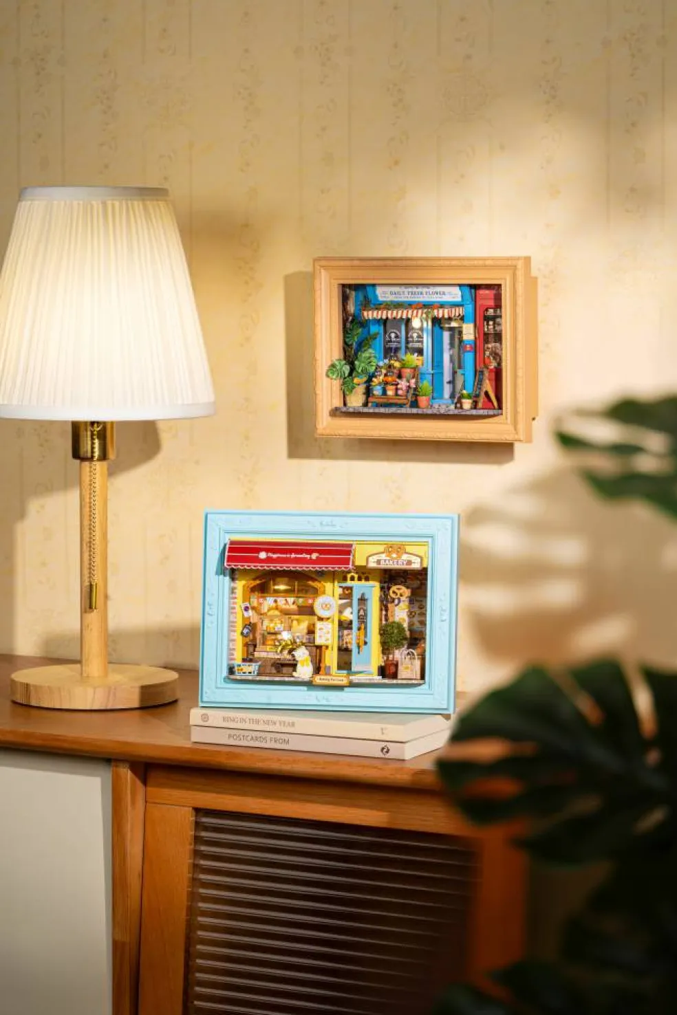 Rolife® Daily Fresh Flower Miniature Diorama Kit