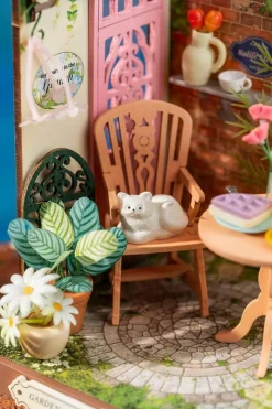 Rolife® Fancy Tea Yard DIY Miniature House Kit