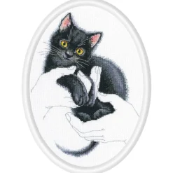RTO Warmth In Palms Counted Cross Stitch Kit