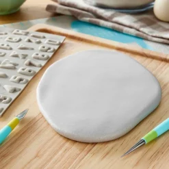 Satin Ice® Professional's Choice Fondant, 1lb.
