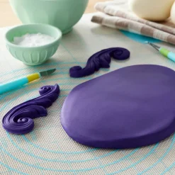 Satin Ice™ Vanilla Fondant, 2lb.