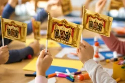 Simchat Torah Flags, Gold, 20/Pack – Decorative Religious Flags for Holiday Celebrations & Classroom Crafts