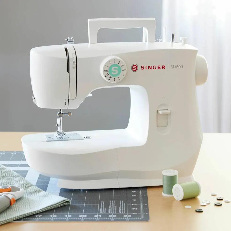SINGER® M1500 Mechanical Sewing Machine