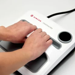 SINGER® MOMENTO™ Square Press