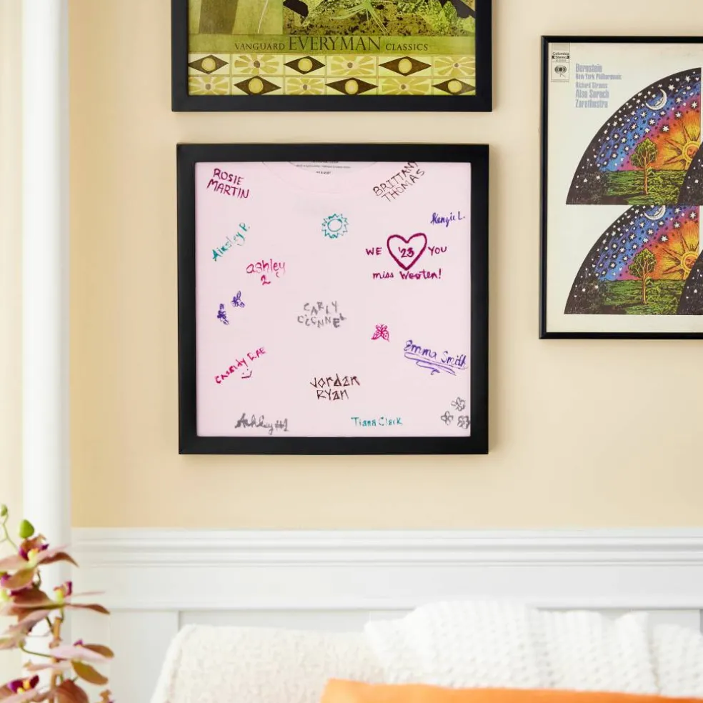 T-Shirt Display Frame by Studio Décor®